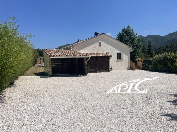 Offres de vente Villas et Propri&eacute;t&eacute;s Peyroules 04120